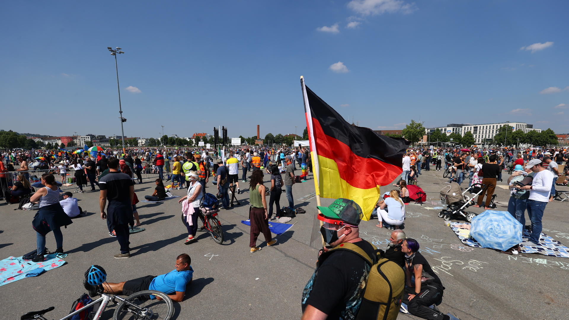 Two hundred arrested in Berlin at anti-lockdown demos - CGTN