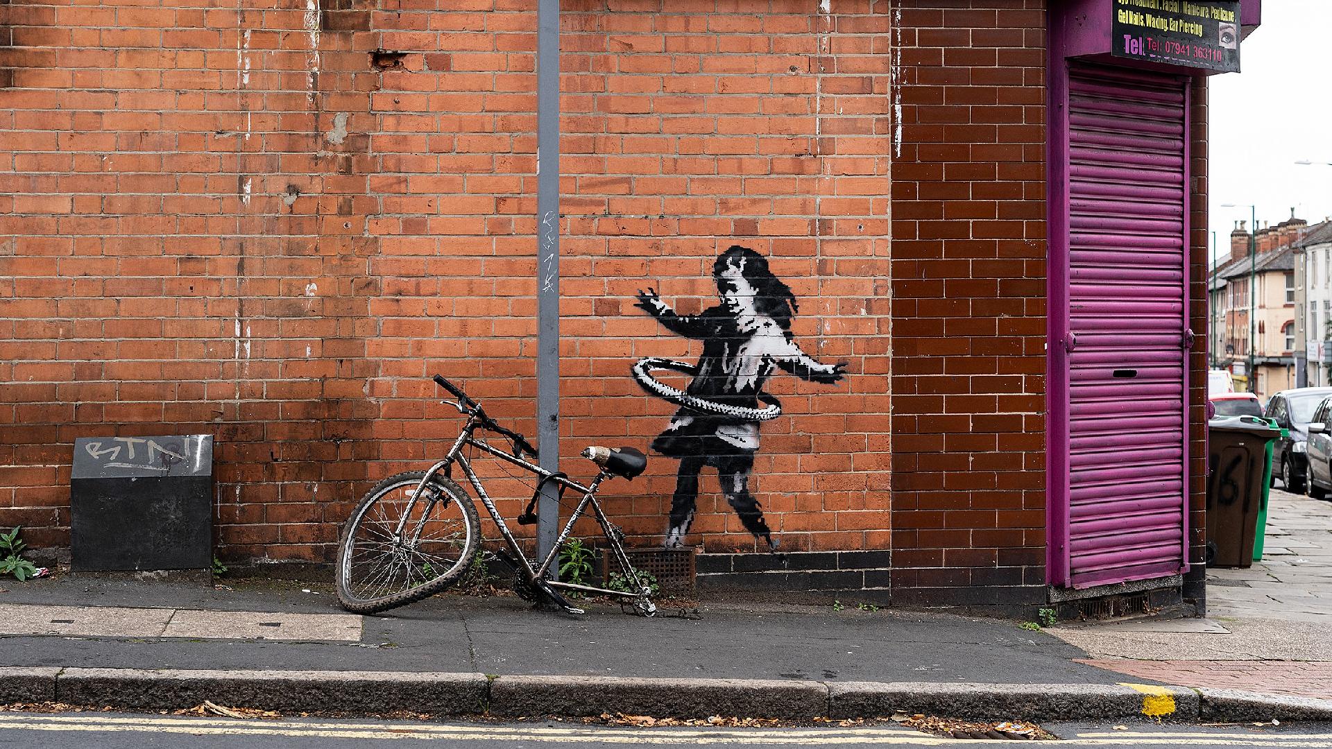 Street artist Banksy confirms new bicycle-tire artwork - CGTN