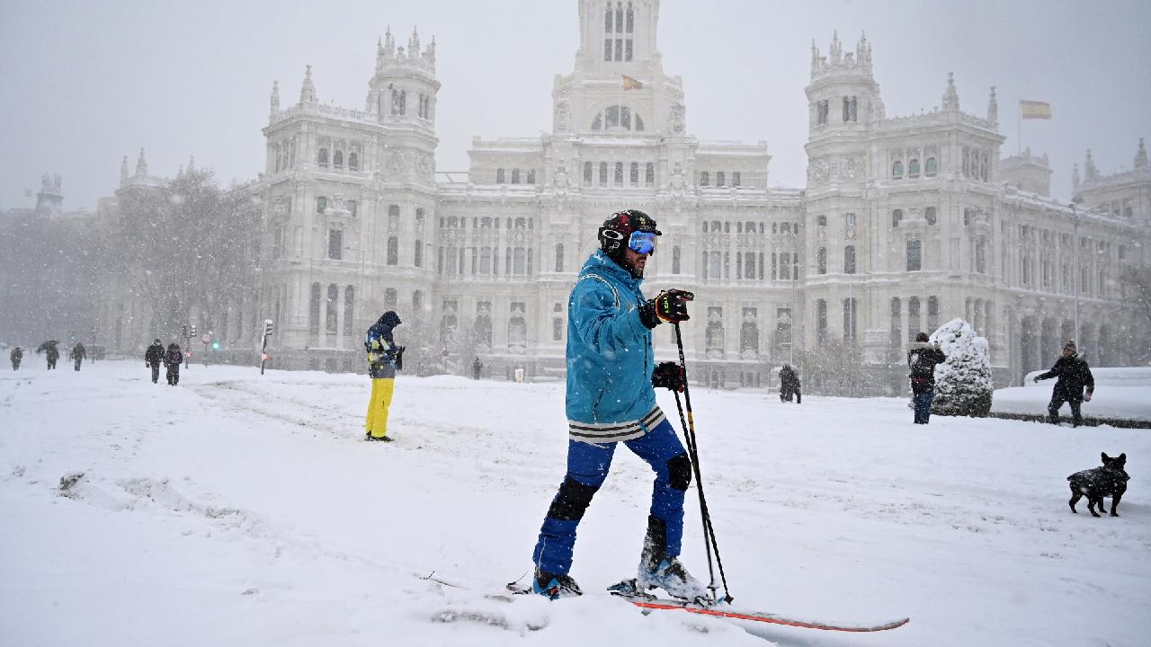 Madrid buried in snow as Spain braces for second snowstorm CGTN