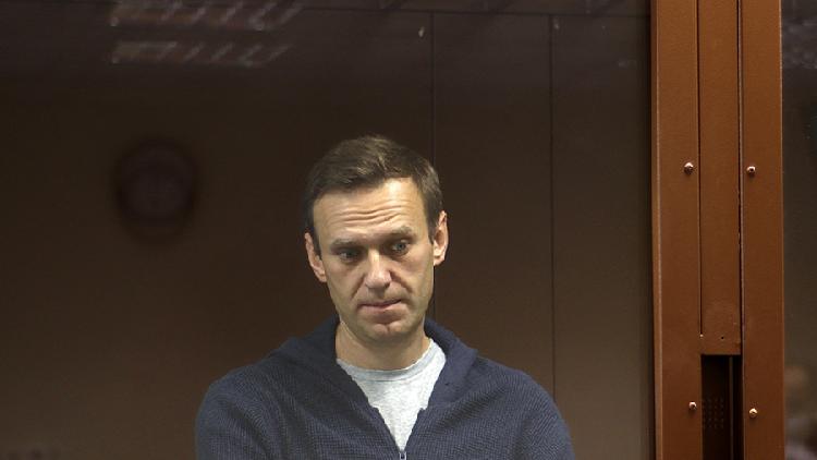 Photo of Das Leben von Alexei Navalny ist in Gefahr, da Frankreich und Deutschland eine Behandlung fordern