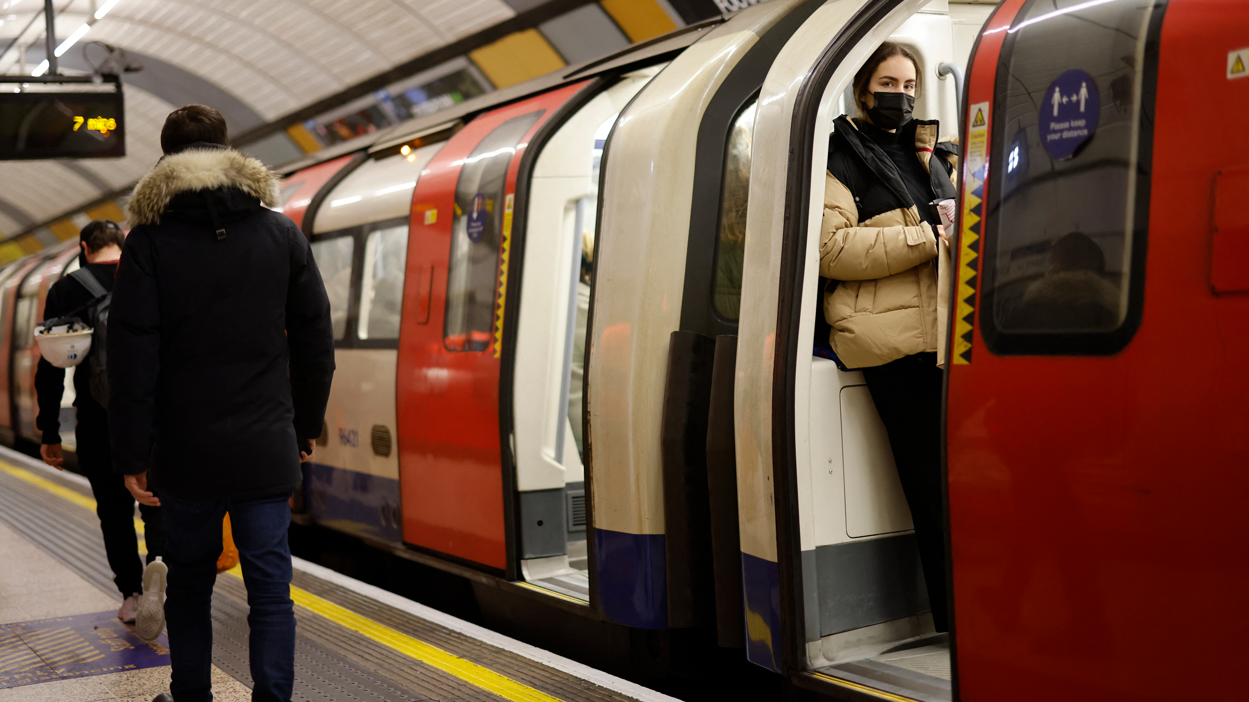 London Underground: Man dies after being hit by train at Bond Street with  severe delays on Central line - MyLondon