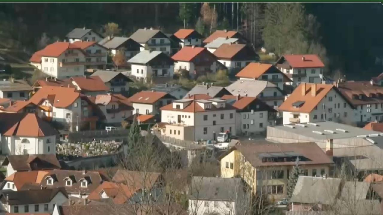 Sijaj: Slovenska vas je samozadostna s sončno energijo