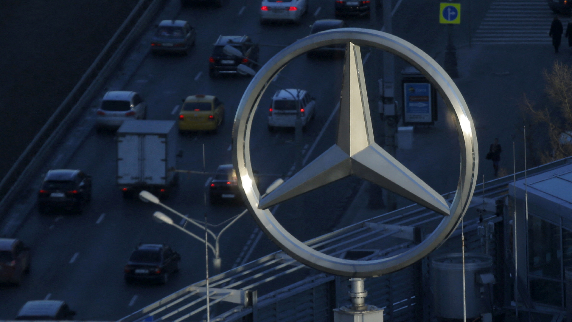 Der Krieg in der Ukraine setzt die deutschen Autobauer unter Druck