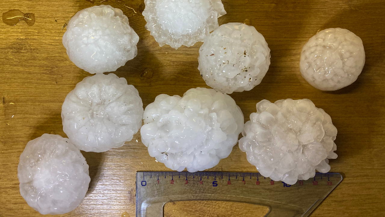 Hail and rain storms kill one and cause farming 'disaster' in France - CGTN