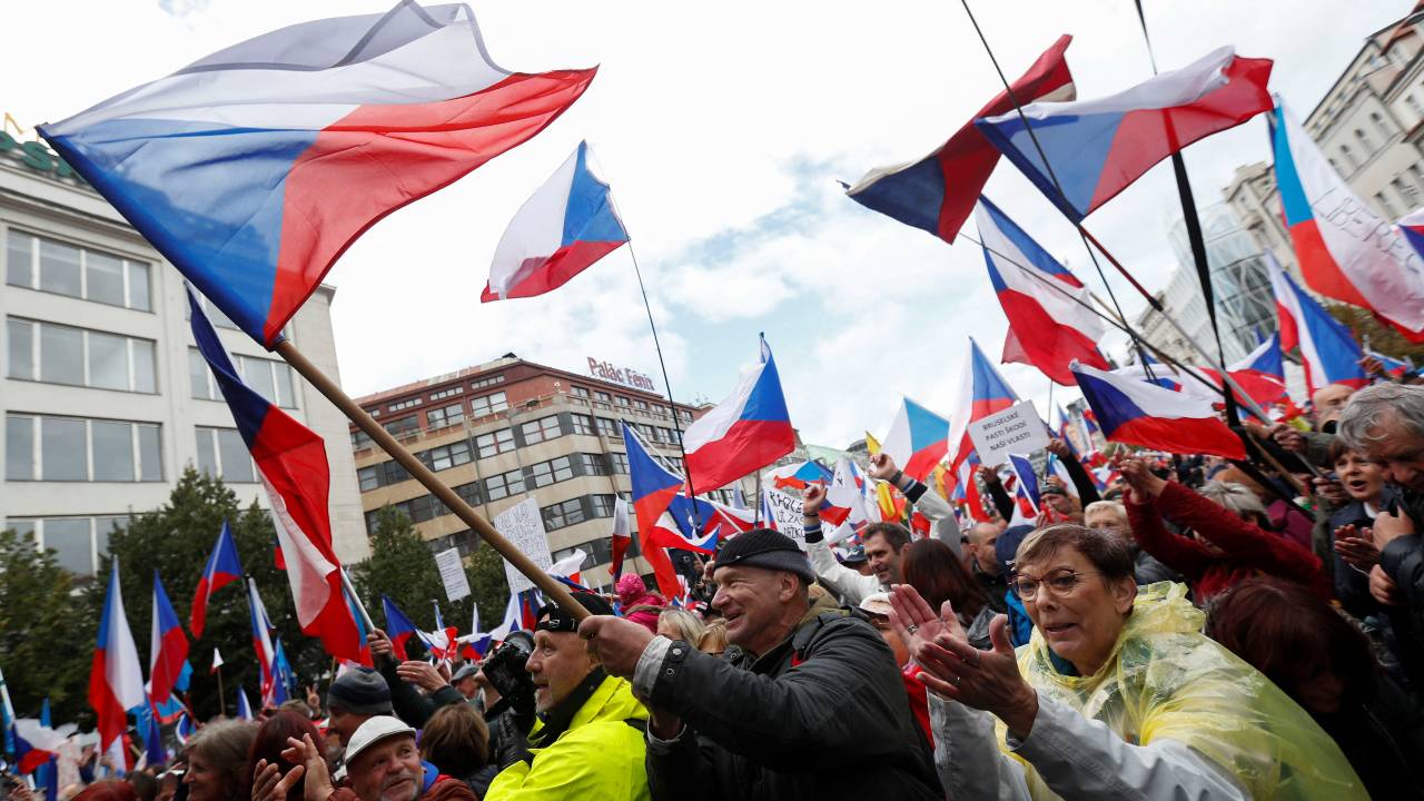 Thousands of Czechs protest against government's handling of energy crisis