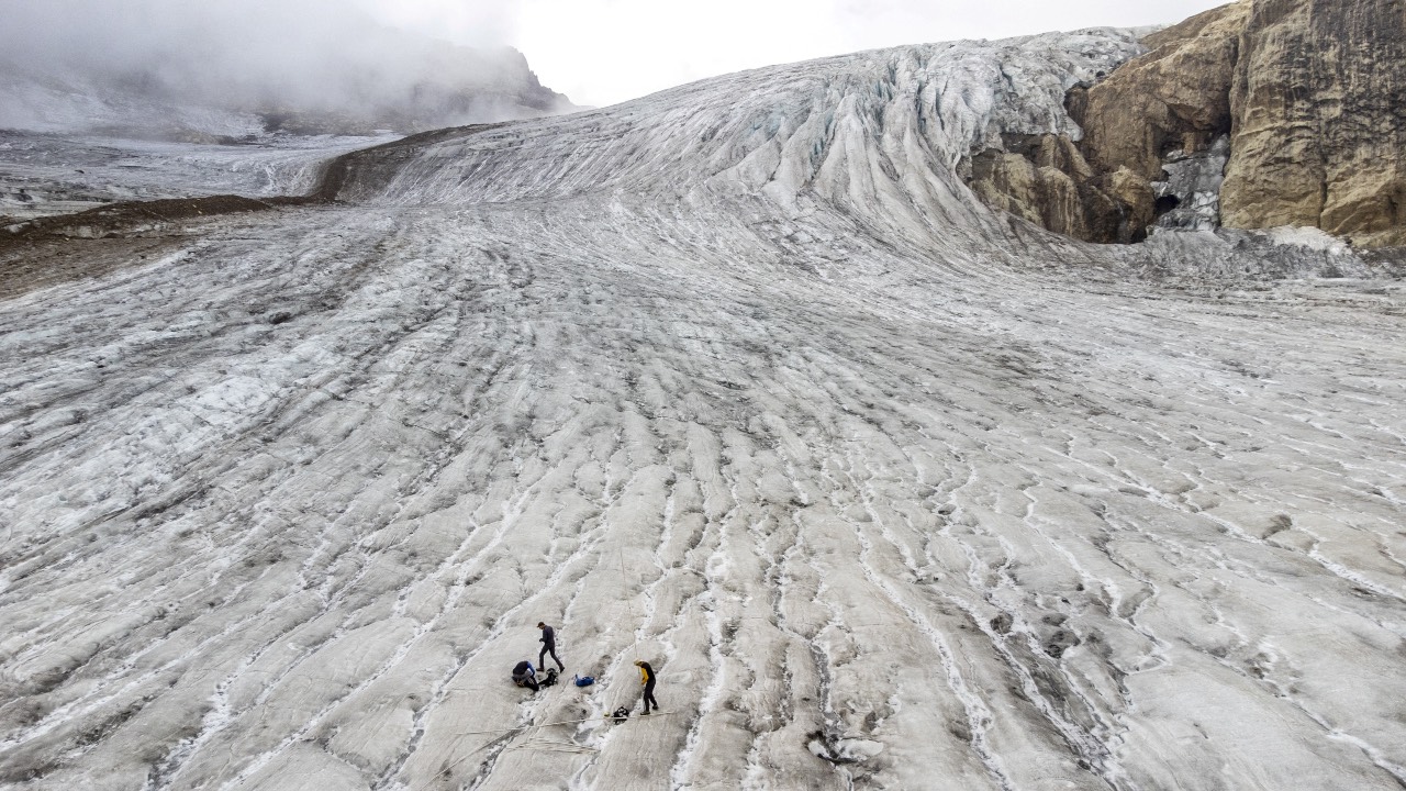 Carbon dioxide emission reductions and climate protection might help reduce future snow melt. /Denis Balibouse/Reuters