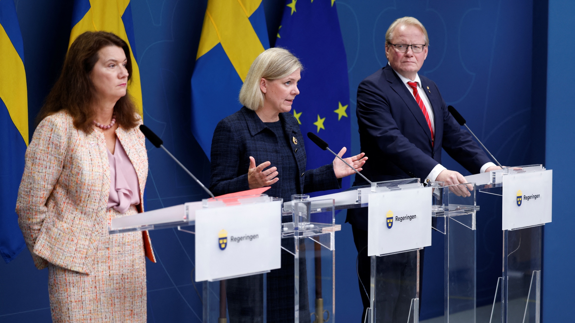 Sweden's Prime Minister Magdalena Andersson (center) held a news conference about the gas leak in the Baltic Sea from Nord Stream, in Stockholm. /TT News Agency/Reuters