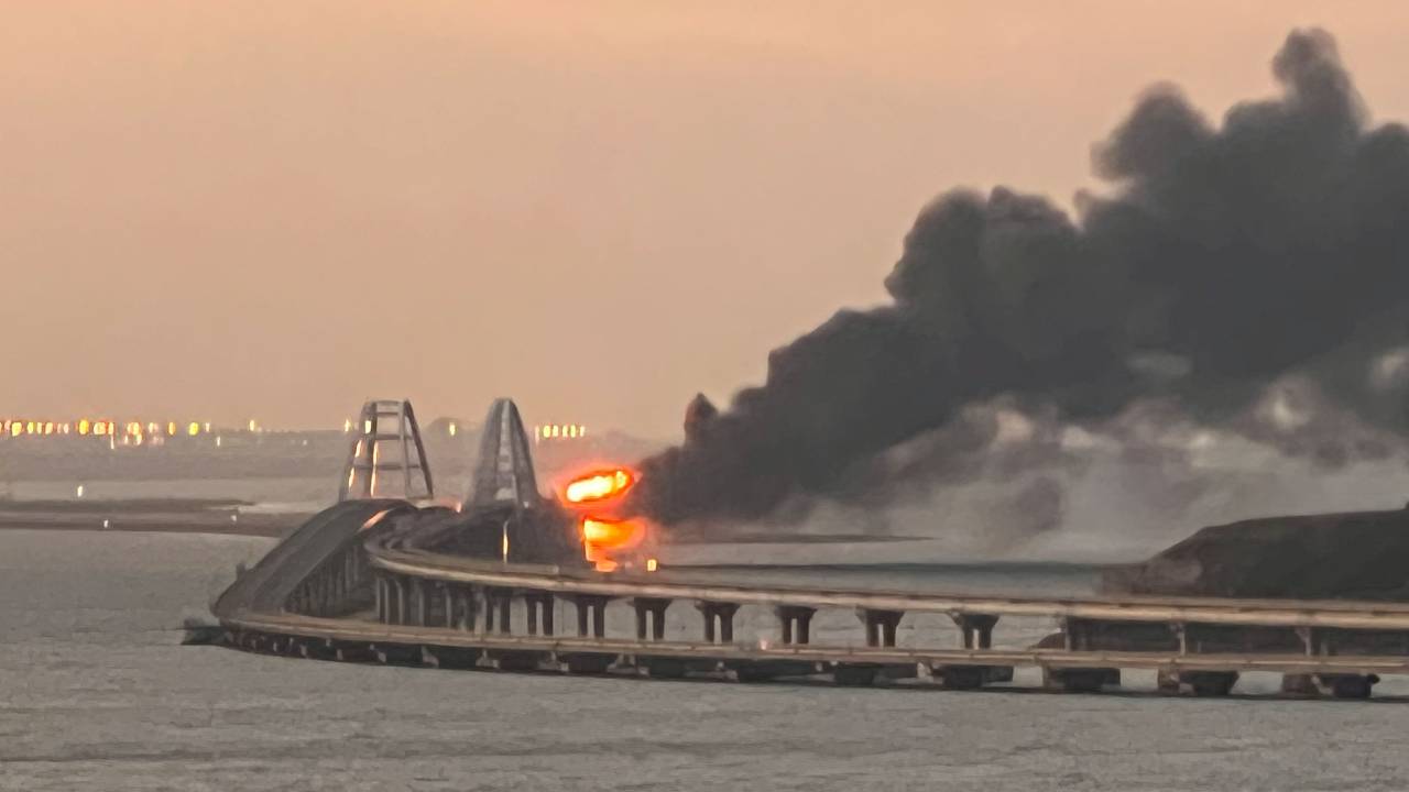 A blast along the Kerch bridge which connects Crimea to Russia has damaged Russian supply lines to Ukraine's south./Reuters