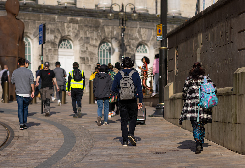 Walking 10,000 steps a day can reduce people's chances of suffering dementia by half. /CFP