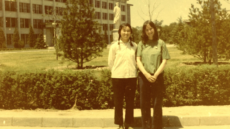 Wood (right) with room mate Yang Huime in Peking University, 1976. /Frances Wood