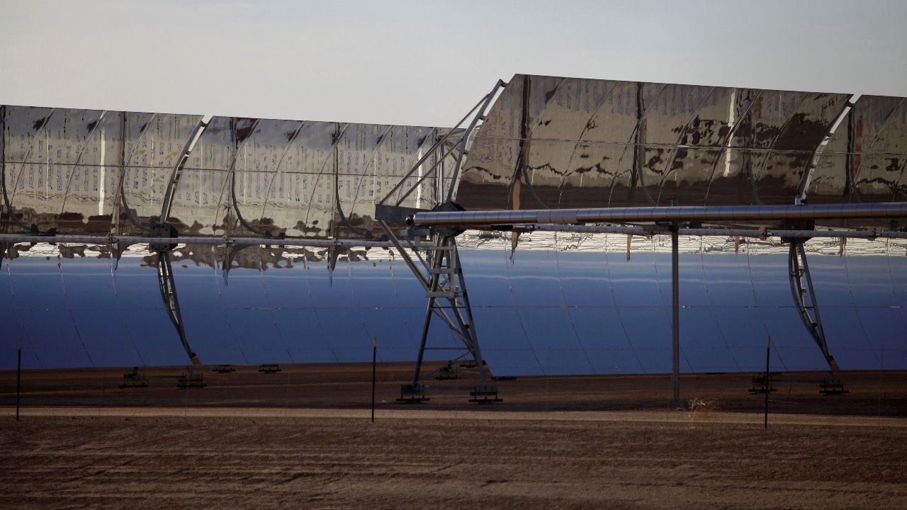 In this file photo, solar collectors stand at the Solana Generating Station in Gila Bend, Arizona, U.S. /Joshua Lott/Reuters