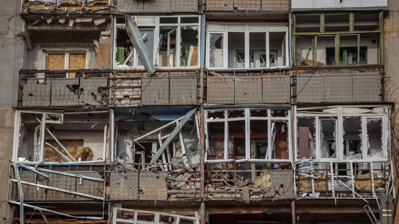 A view of an apartment building damaged by Russian shelling in Avdiivka, Donetsk region, Ukraine. /Oleksandr Ratushniak/Reuters