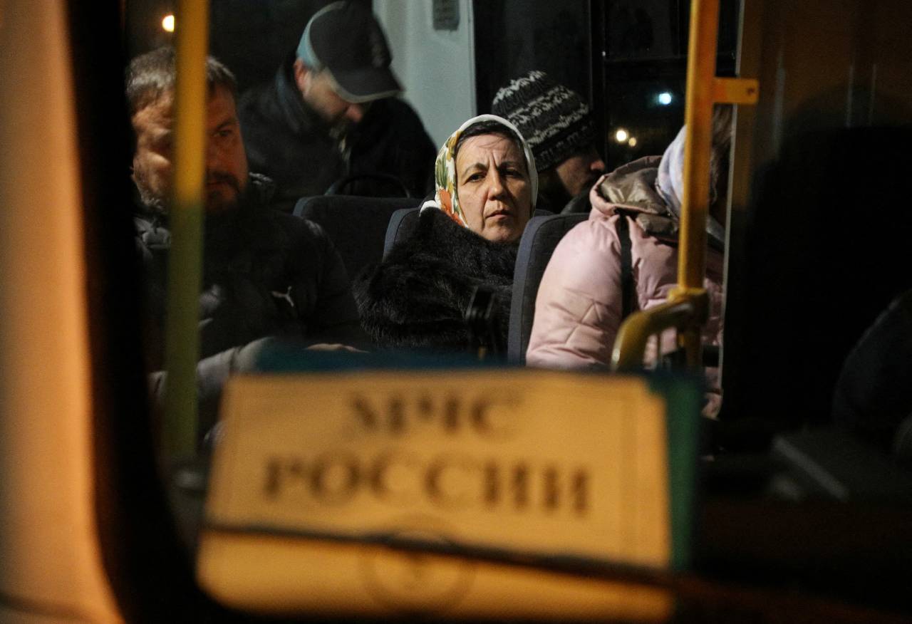 Many civilians have been evacuated from the Russian-controlled part of Kherson region. /Alexey Pavlishak/Reuters