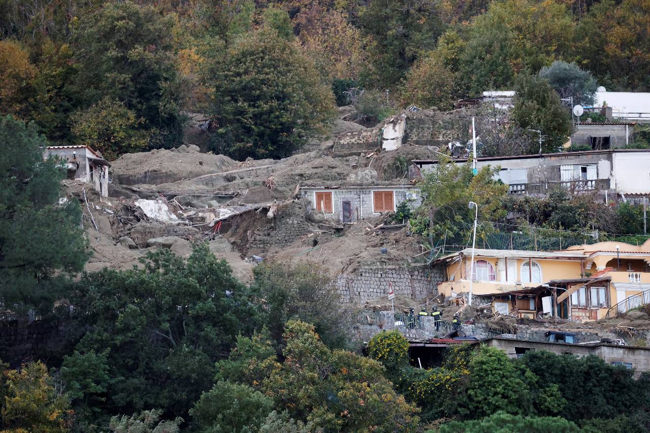 The landslide destroyed many buildings. /Ciro De Luca/Reuters