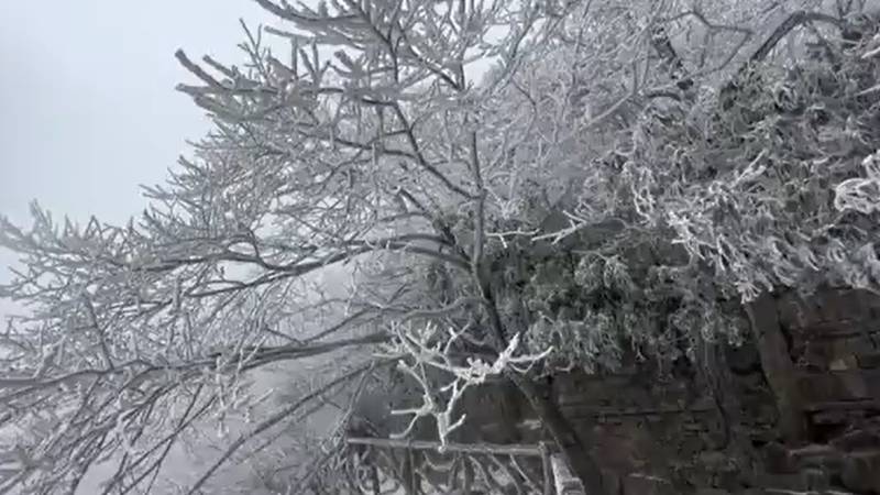 Snow is covering much of China as temperatures fall. /CMG