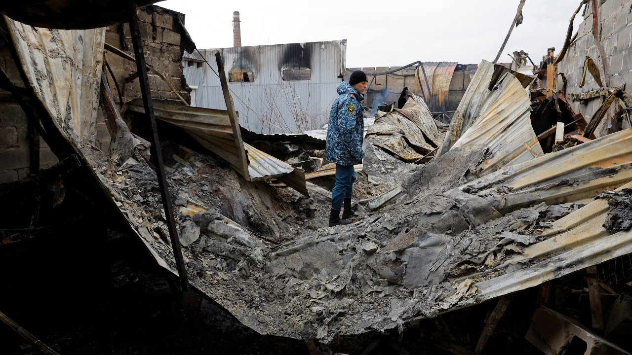 A local market was hit by shelling in the Russian-controlled part of Donetsk./Alexander Ermochenko/Reuters