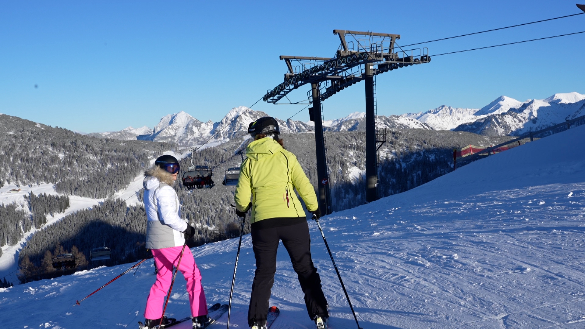 As soon as there are less people on the chairlift, the speed is lowered from 5 meters per second to 3 meters per second./CGTN/Andreas Gasser