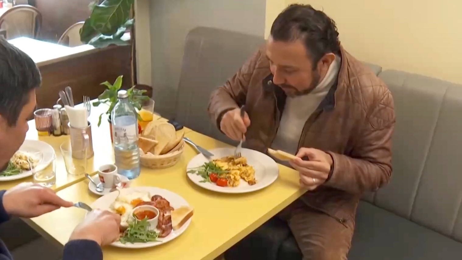 CGTN's Pablo Guttierez tucks into an egg-based meal... but for how long will that be an option? /CGTN