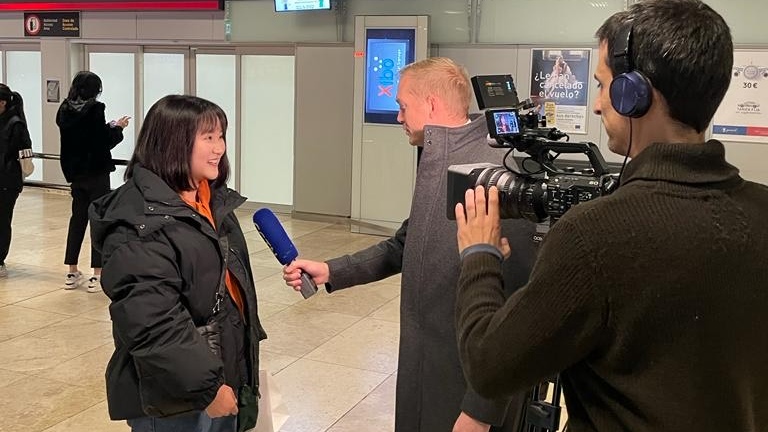 CGTN's Ken Browne interviews one arrival. /CGTN