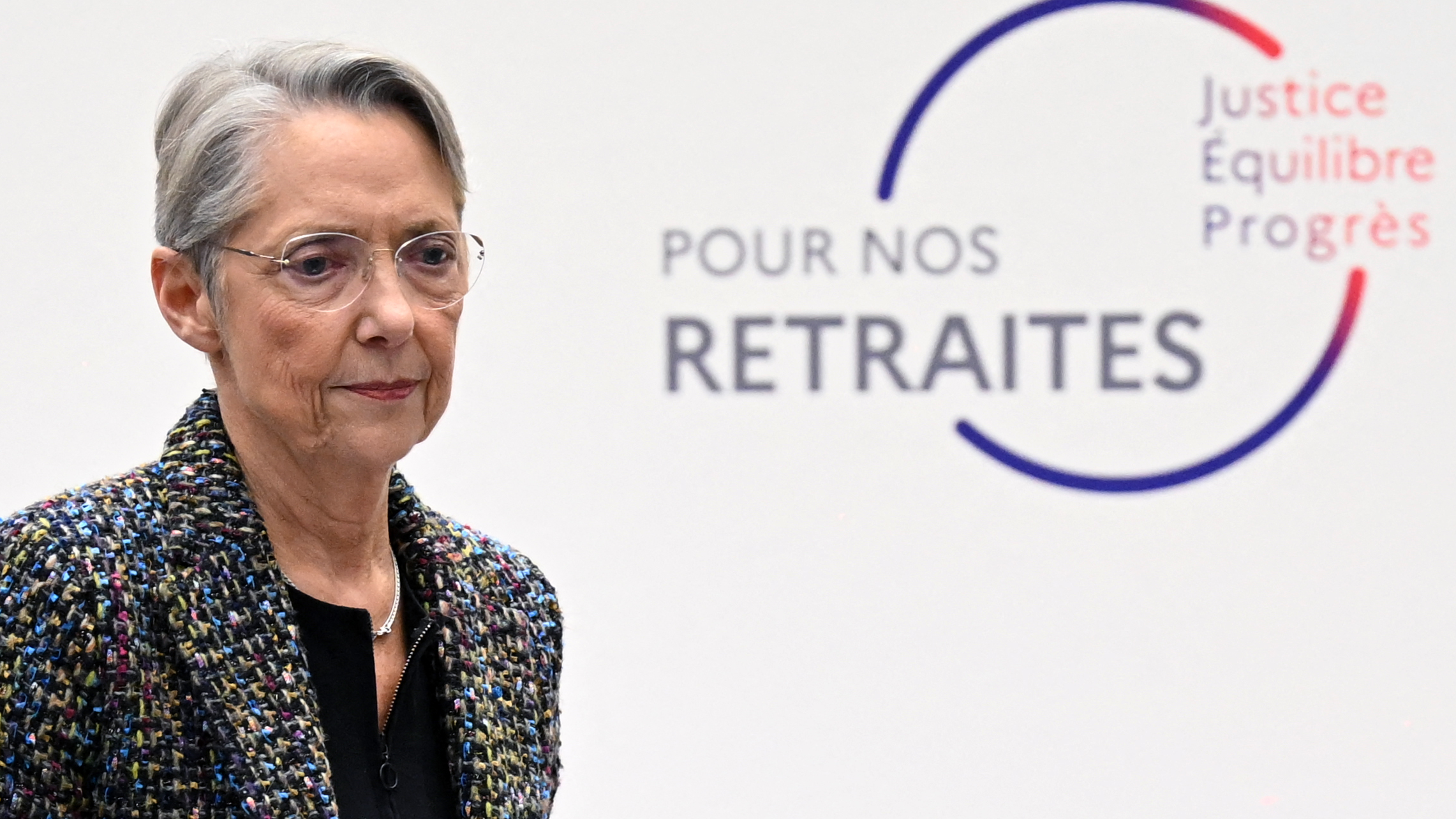 French PM Elisabeth Borne presents the pension reform plan in Paris. /Bertrand Guay/Pool/AFP