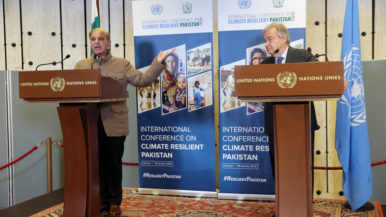 Pakistan PM Shehbaz Sharif and UN chief Antonio Guterres during the climate resilience summit in Geneva. /Denis Balibouse/Reuters