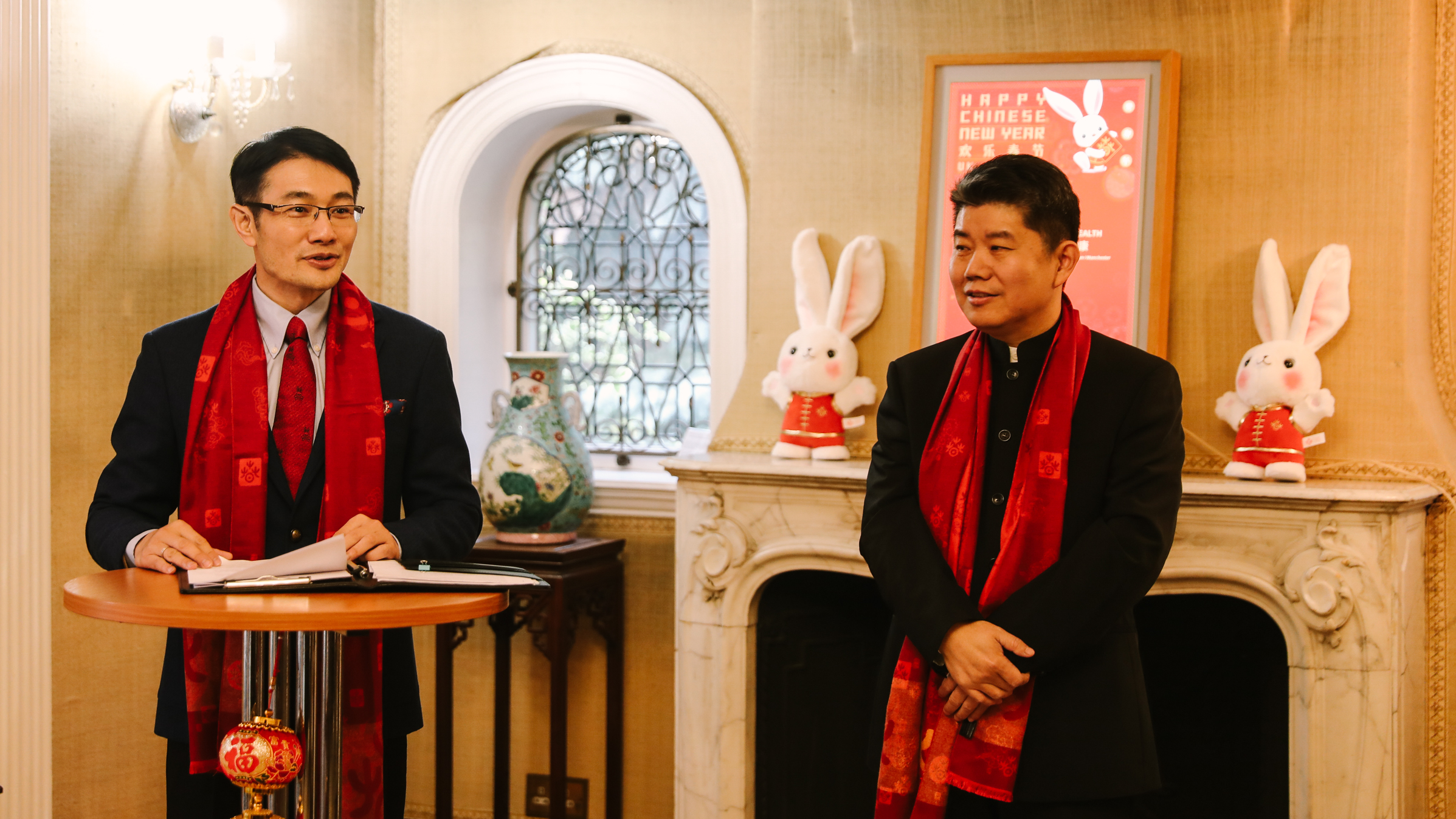 Bi Haibo (L), Spokesperson and Minister Counsellor of the Chinese Embassy at the launch ceremony of the Spring Festival. /Cultural Section of the Chinese Embassy in London