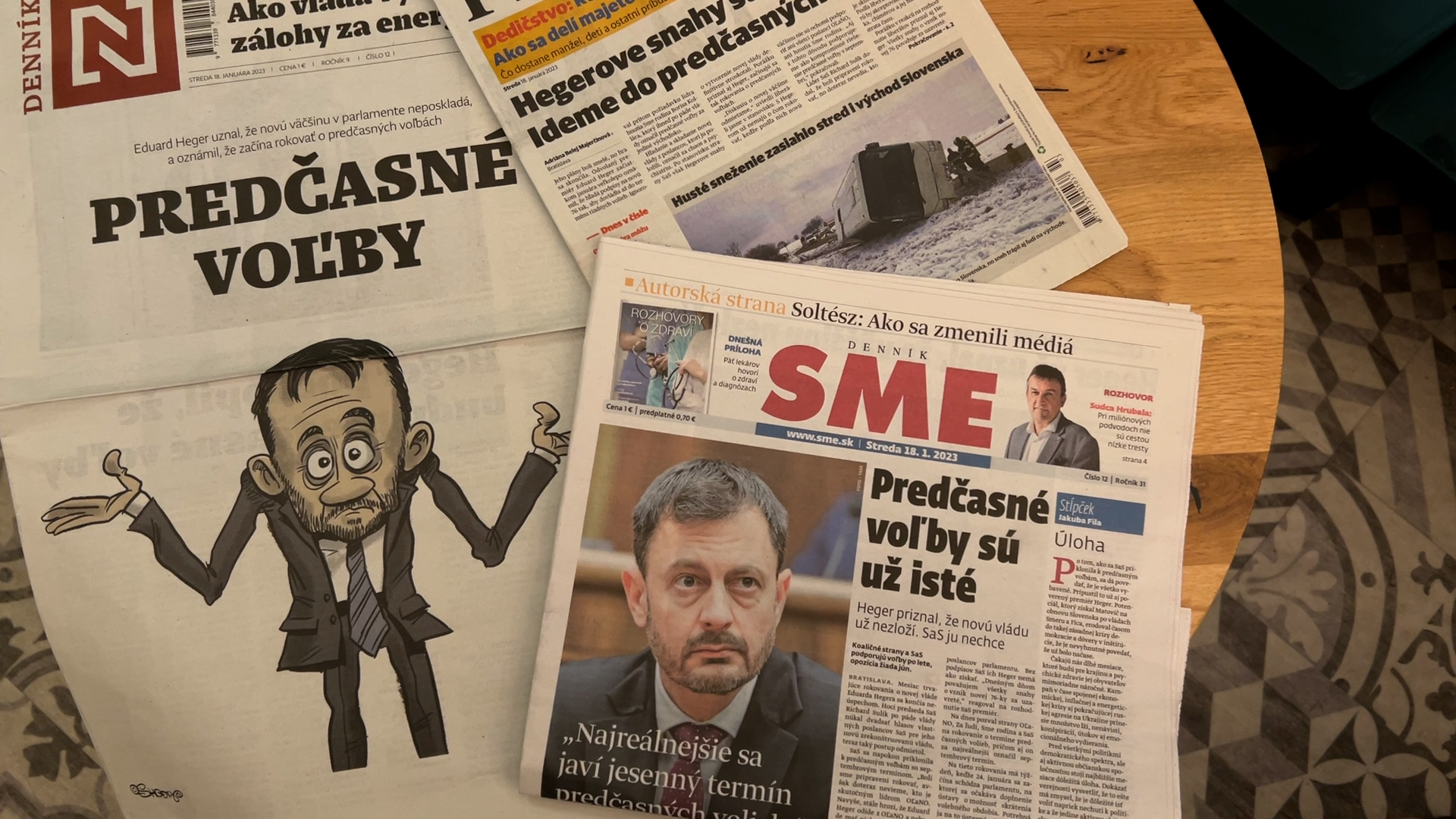 Hlavné slovenské noviny kritizujú nedostatok politickej stability v krajine./CGTN/Gerald Steindl