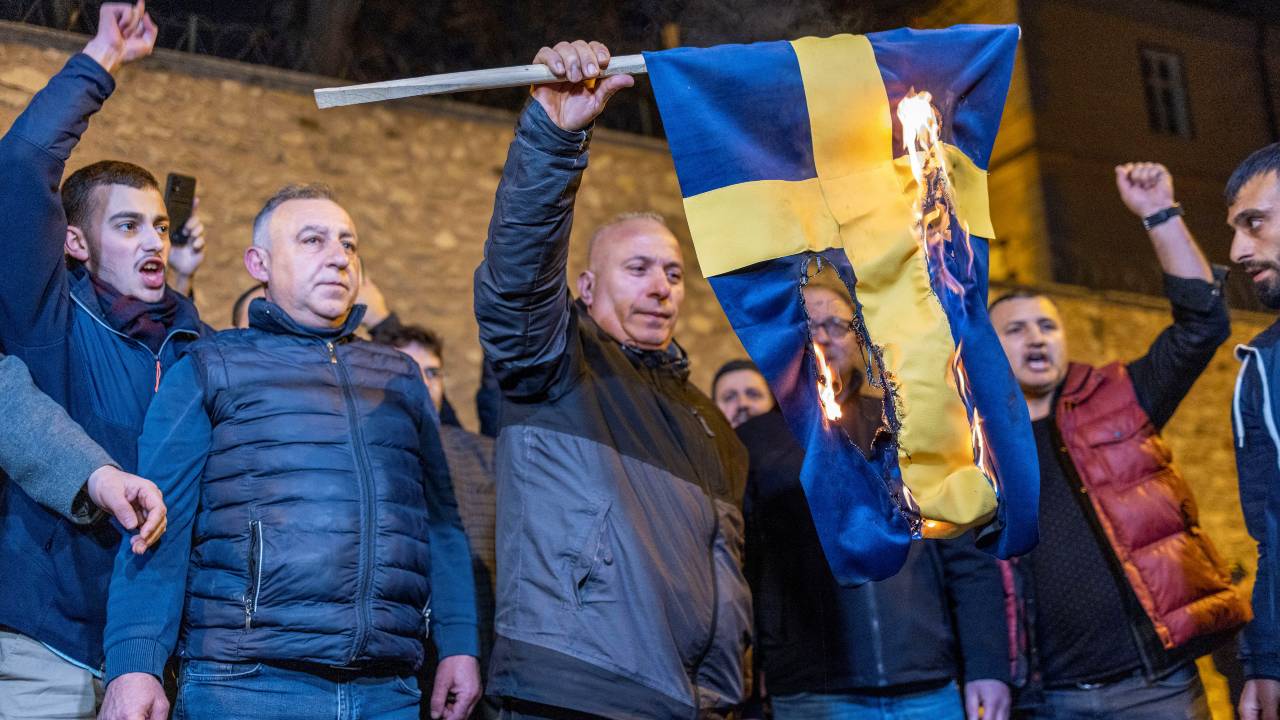 Protesters in Istanbul burned a Swedish flag after a Danish far-right politician burned a copy of the Koran in Stockholm. /Umit Bektas/Reuters