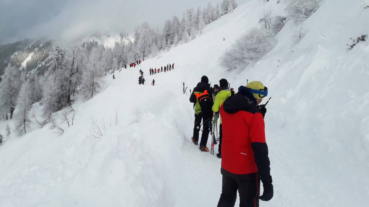 Rescuers have found the bodies of eight people who died in avalanches this weekend. /Zoom.Tirol/APA/AFP
