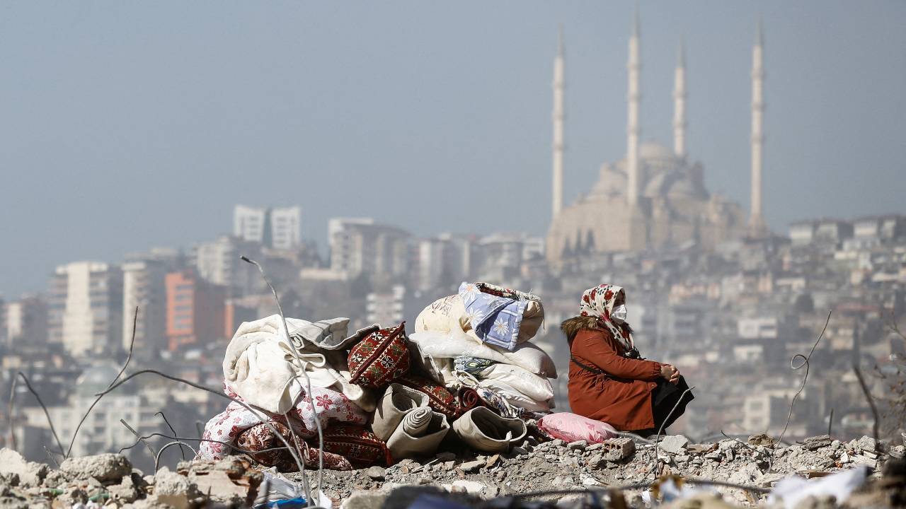 French-based NGOs are trying to get aid to those affected by the earthquakes in Syria and Türkiye, but delivery is proving difficult. /Nir Elias/Reuters