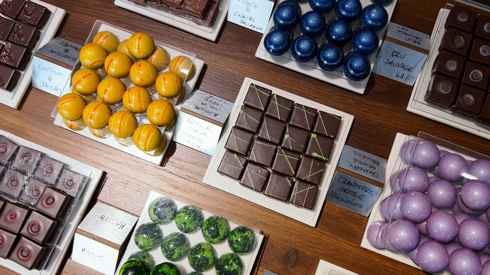 A chocolate store in Vevey, the birthplace of Switzerland's world-famous brown dessert. /Johannes Pleschberger/CGTN