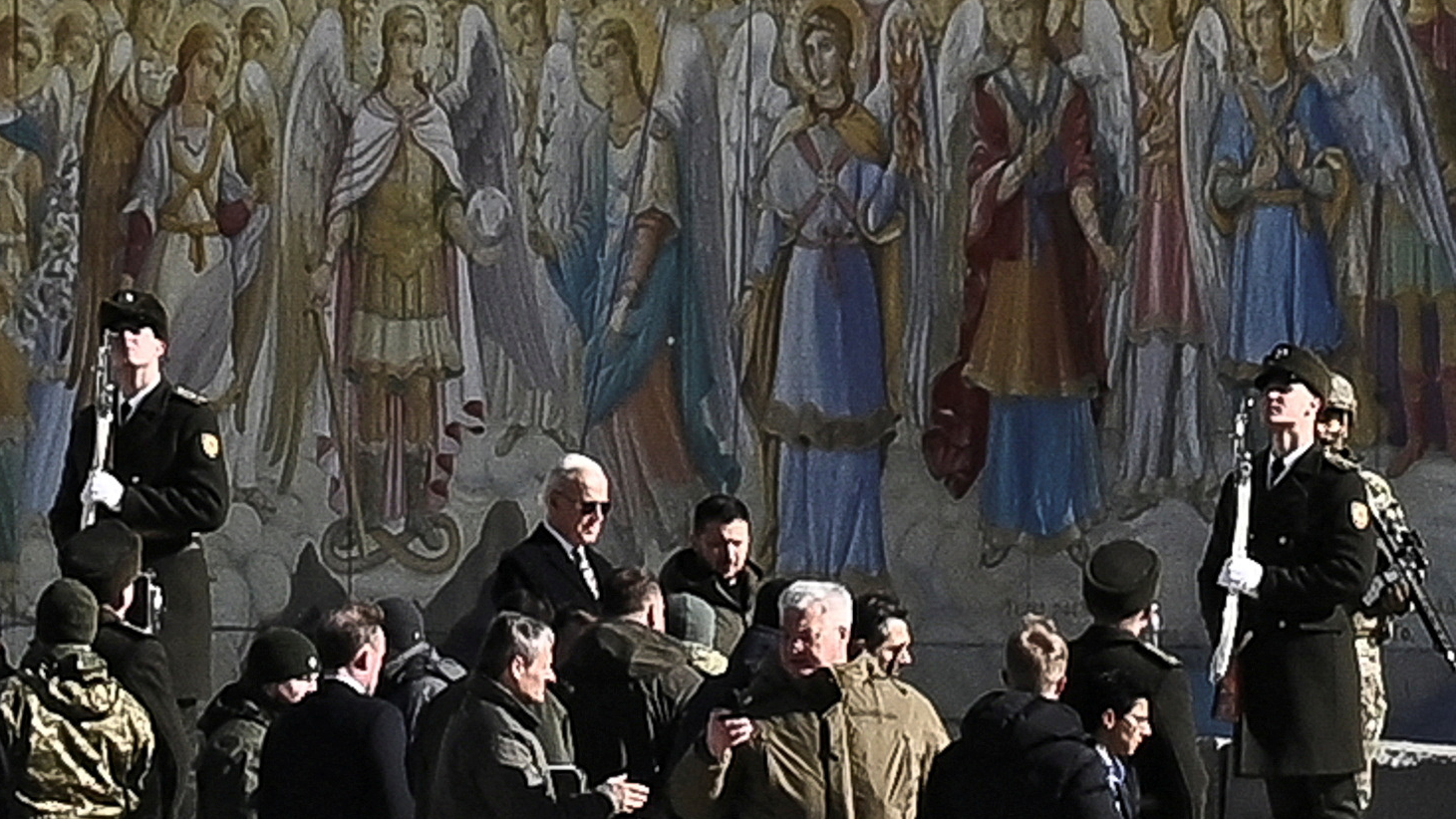 U.S. President Joe Biden and Ukraine President Volodymyr Zelenskyy at Saint Michael's cathedral in Kyiv./ Viacheslav Ratynskyi/Reuters