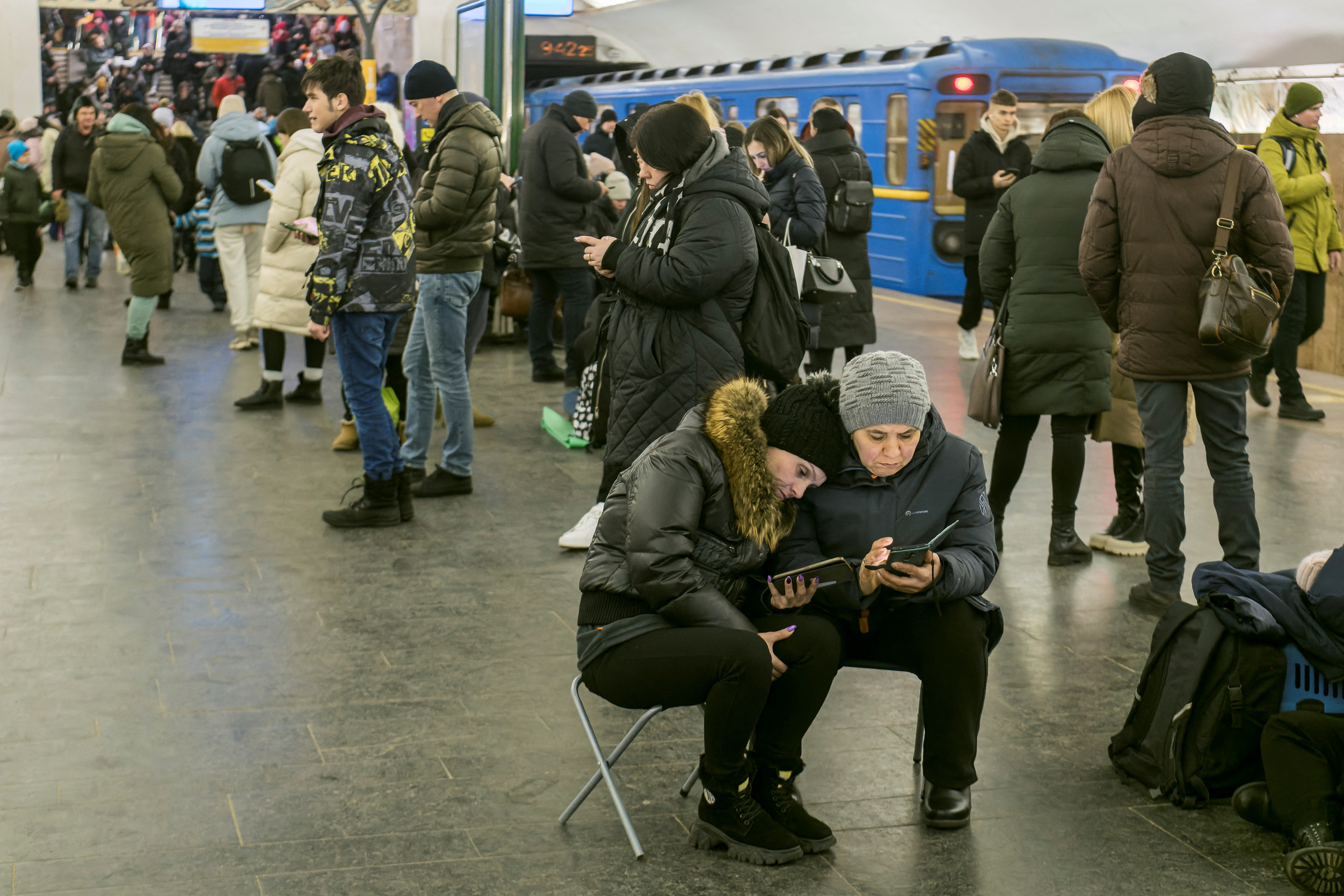 People take refuge in the Kiev metro during an air raid. /Vladislav Musienko/Reuters