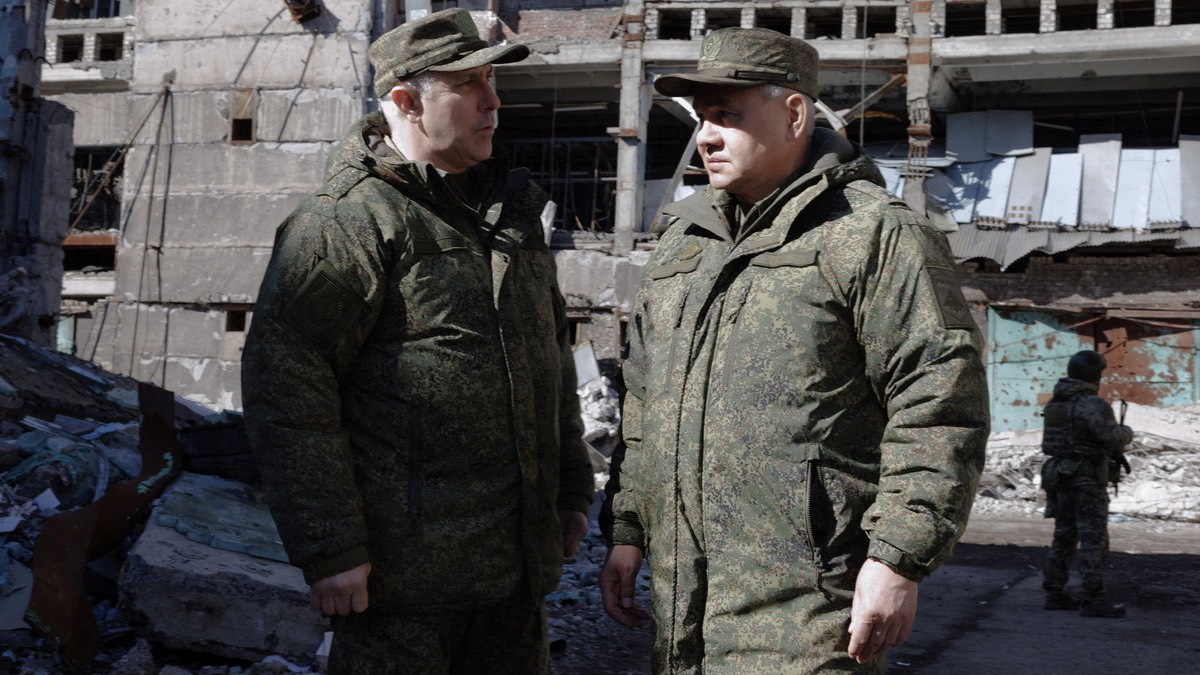 Russia's Defense Minister Sergei Shoigu speaks with the Commander of the Eastern Military District, during what the defense ministry said to be an inspection of a forward command post of Russian armed forces deployed in Ukraine. /Russian Defense Ministry handout/Reuters