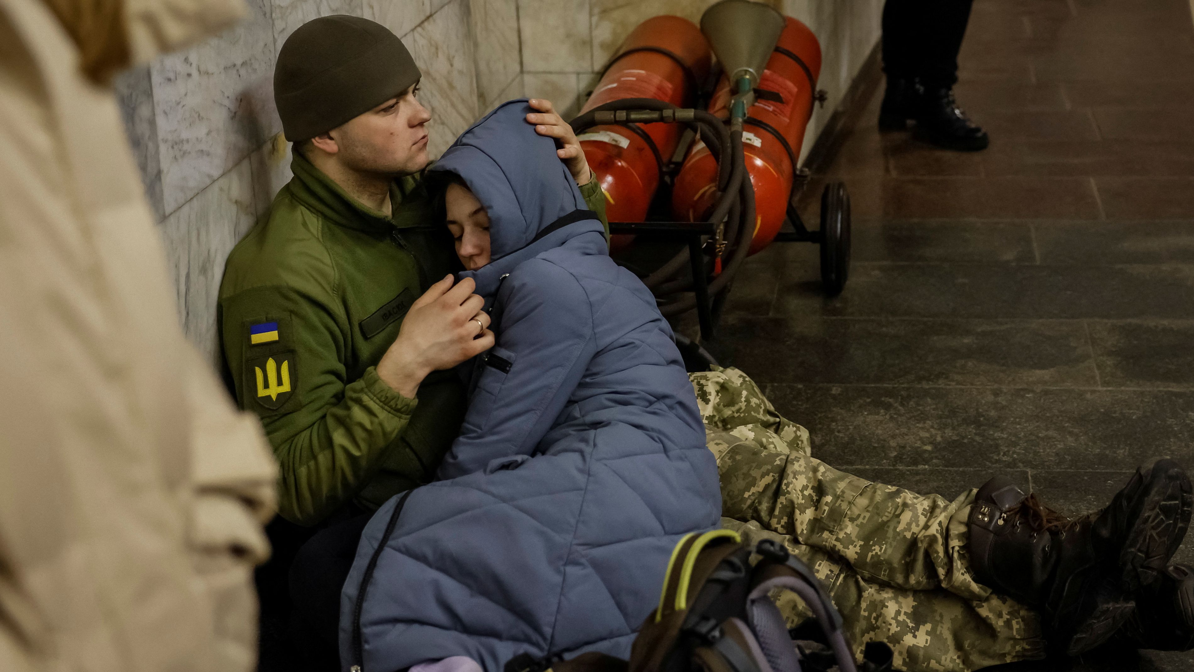 People shelter inside a Kyiv subway station. /Alina Yarysh/Reuters
