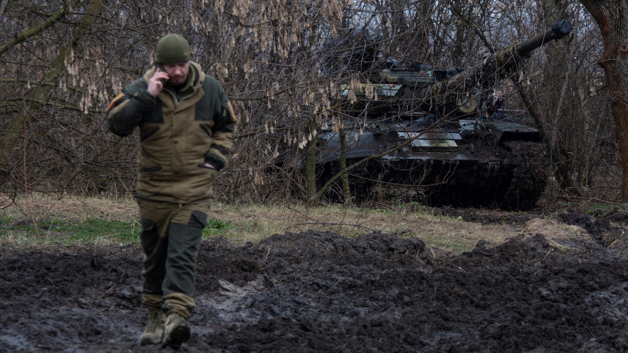 A soldier of the 1st Separate Siveria Tank Brigade in Ukraine. /Oleksandr Ratushniak /Reuters