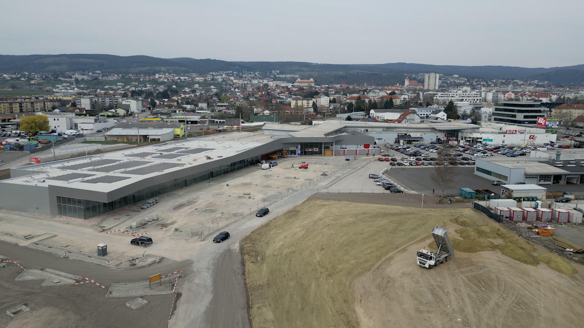 While Eisenstadt's old town has been revitalized, new shopping malls are being built on the outskirts of the town./MediaWorks/CGTN