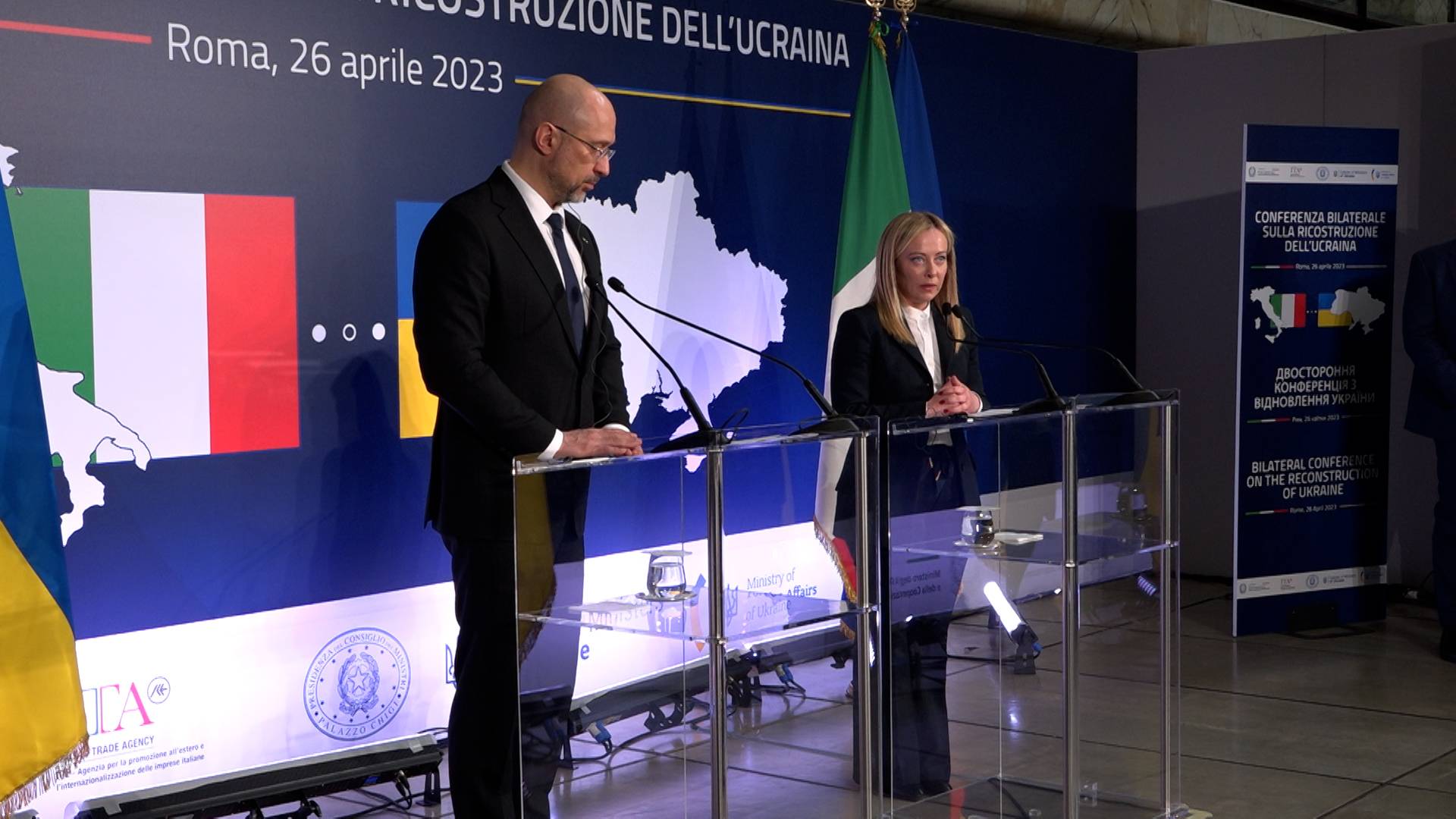 Giorgia Meloni addresses reporters, alongside the Ukrainian Prime Minister. /CGTN