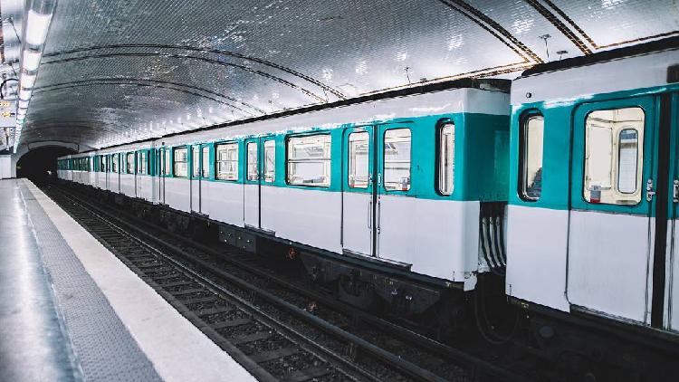 Paris metro driver investigated for manslaughter after platform death ...