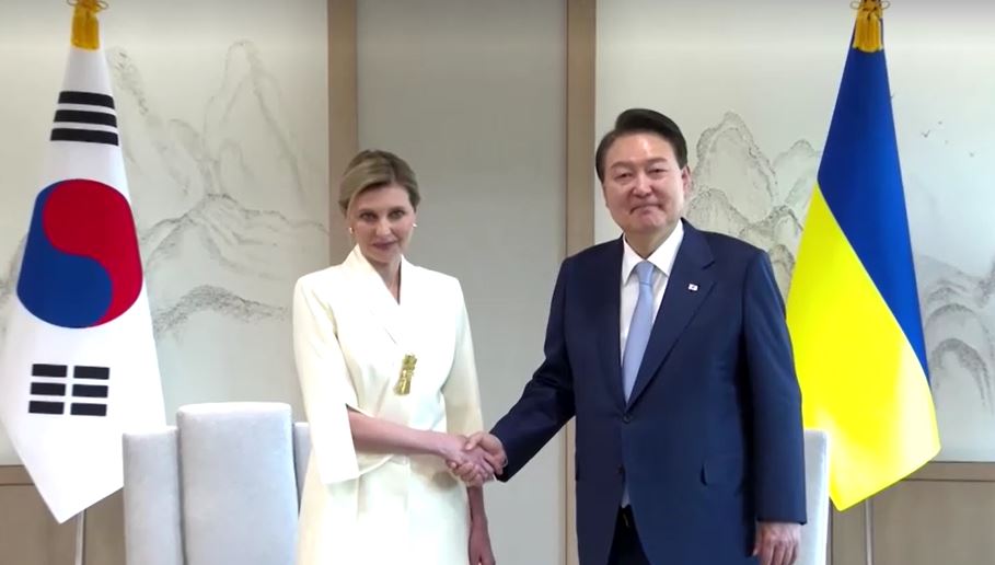 Ukraine's first lady meets with South Korea's Yoon in Seoul. /Reuters 