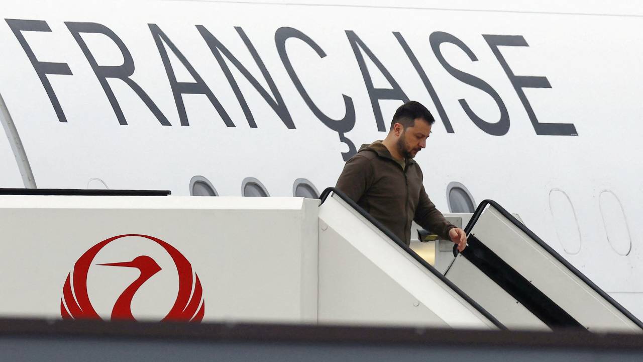 President Volodymyr Zelenskyy arrives in Japan on board a French government plane to attend the G7 leaders' summit. /Kyodo via Reuters