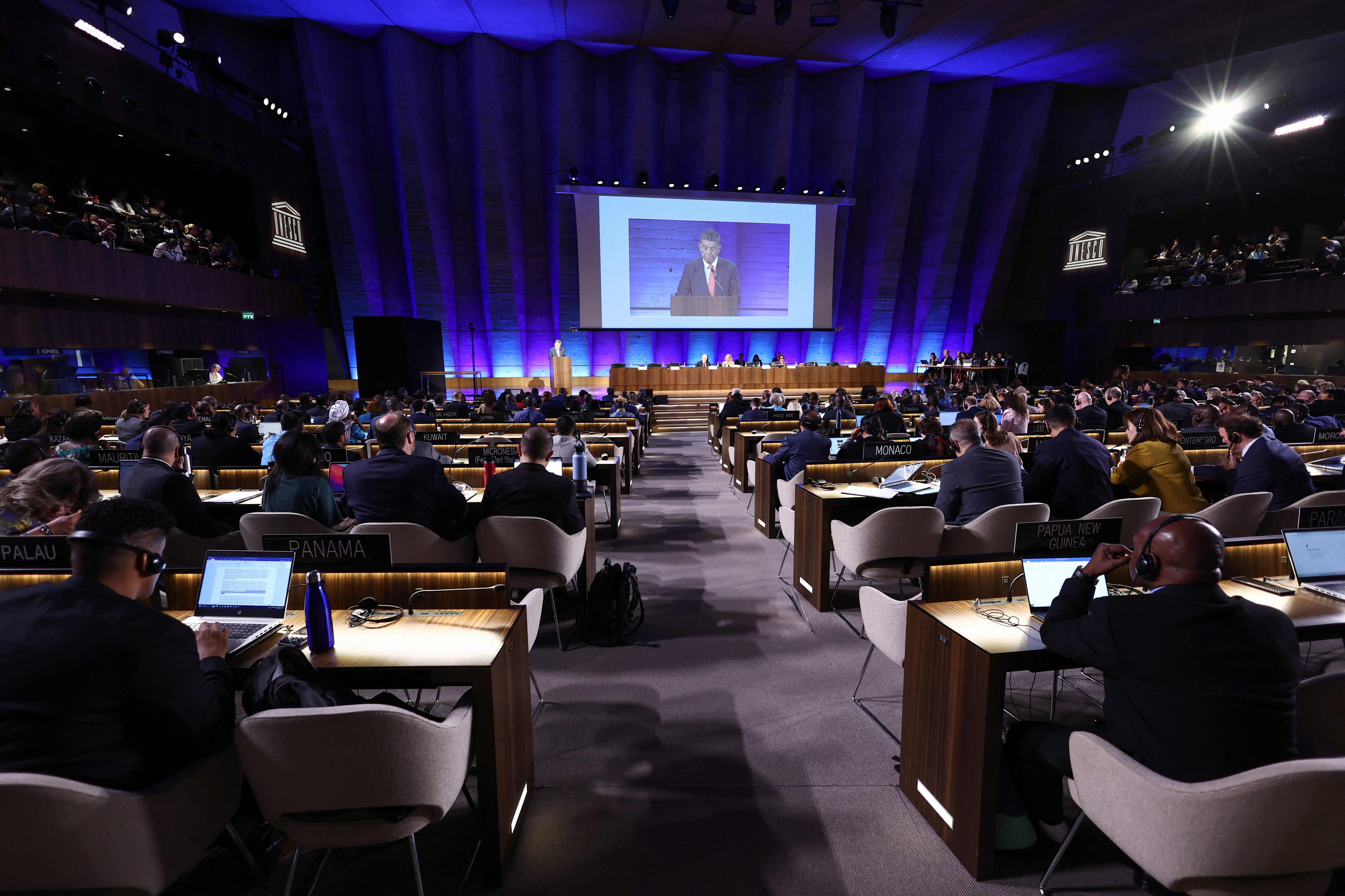 A view of the plenary room during the opening of the second session of negotiations in Paris. /Stephanie Lecocq/Reuters