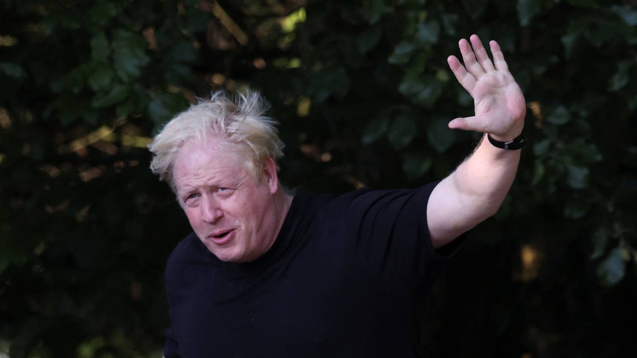 Britain's ex-prime minister Boris Johnson denounced the report recommending his exclusion from parliament as 'rubbish'. /Toby Melville/Reuters