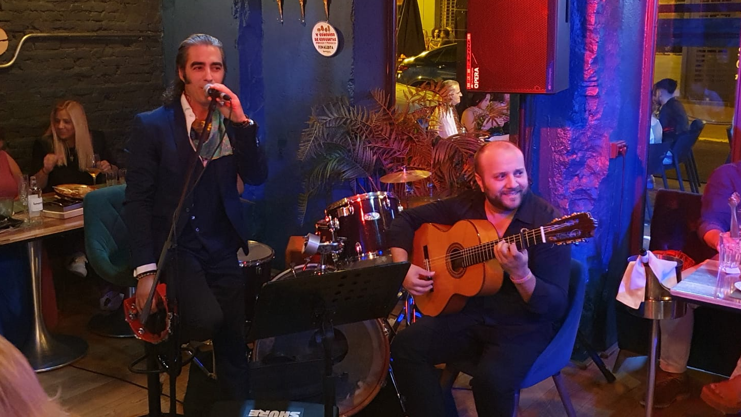 El Tumbaíton performs in Zaragoza. /Ken Browne/CGTN