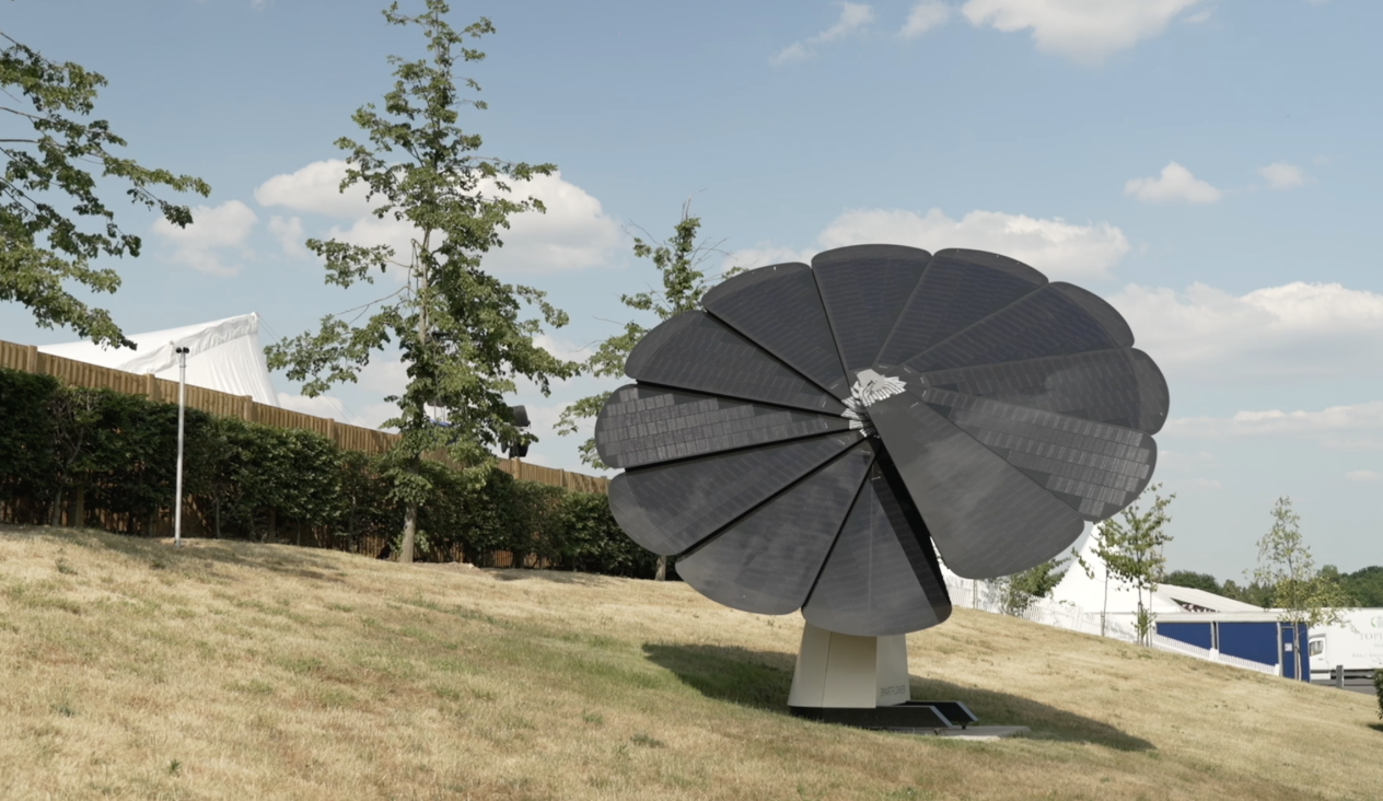 The smartflower technology utilized at Royal Ascot, produces up to 40 percent more power than a conventional solar system./Li Jinhua/CGTN 