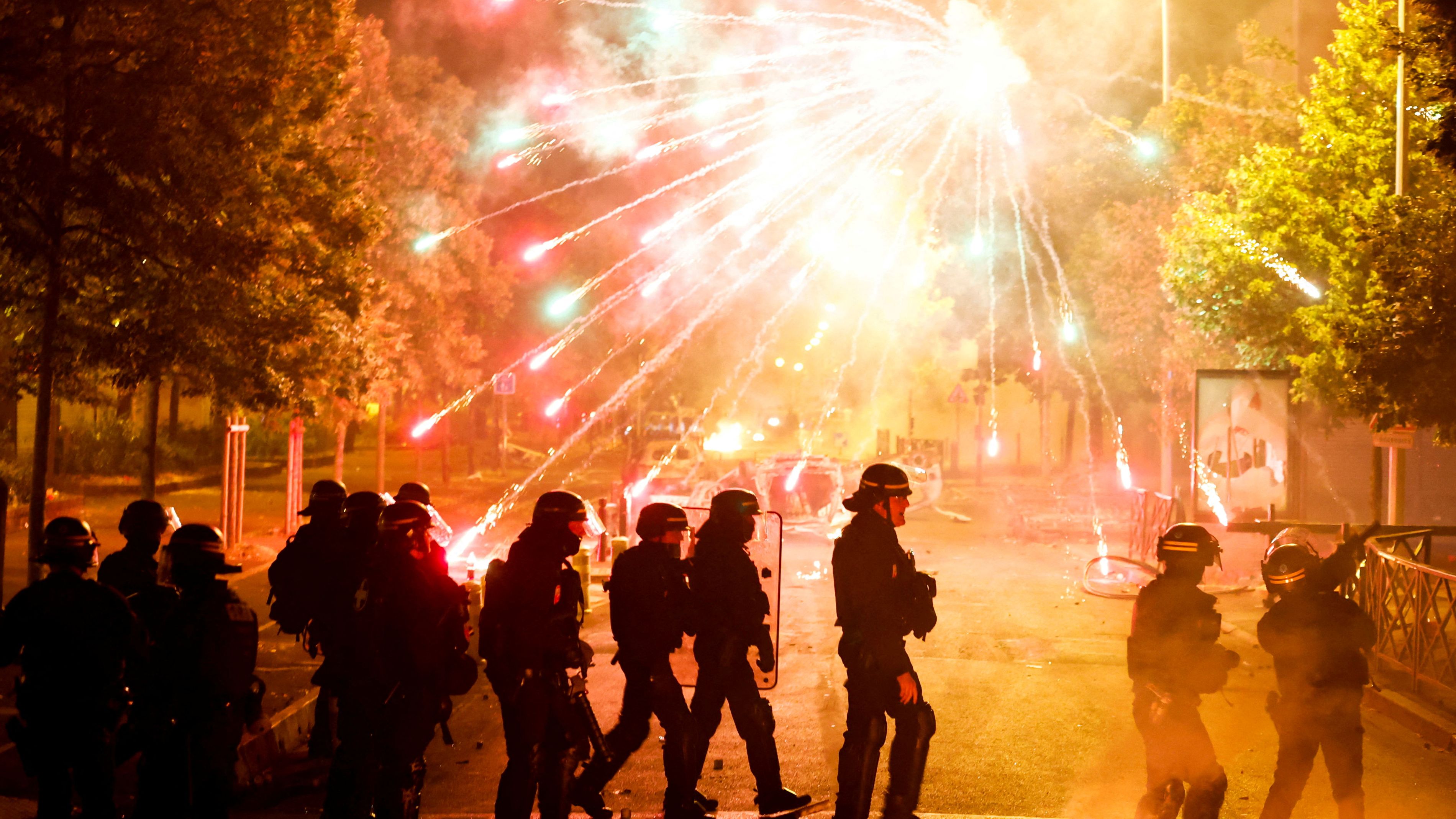 Riots erupted in the Paris suburb of Nanterre on Thursday night. /Gonzalo Fuentes/Reuters