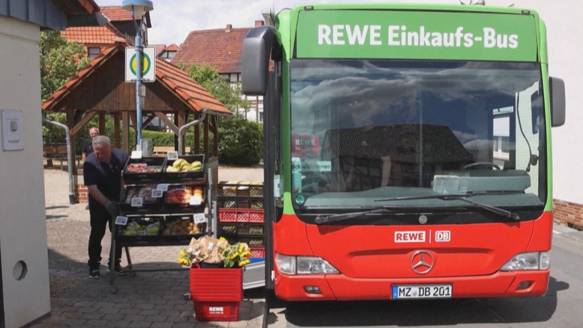 Fresh fruit and vegetables from the REWE shopping bus. /AFP