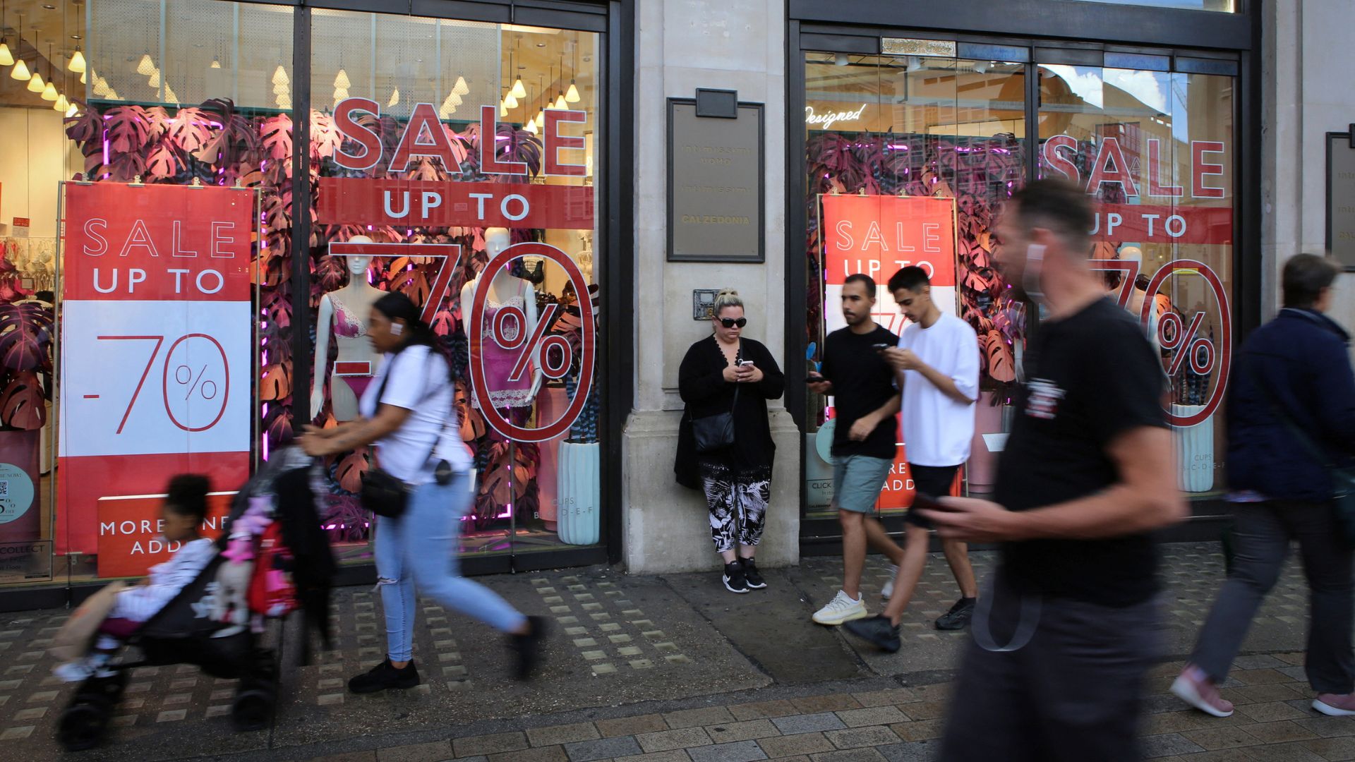 Shoppers on London's Oxford Street, as Britain struggles with the highest inflation rate among the world's richest economies. /Rachel Adams/Reuters