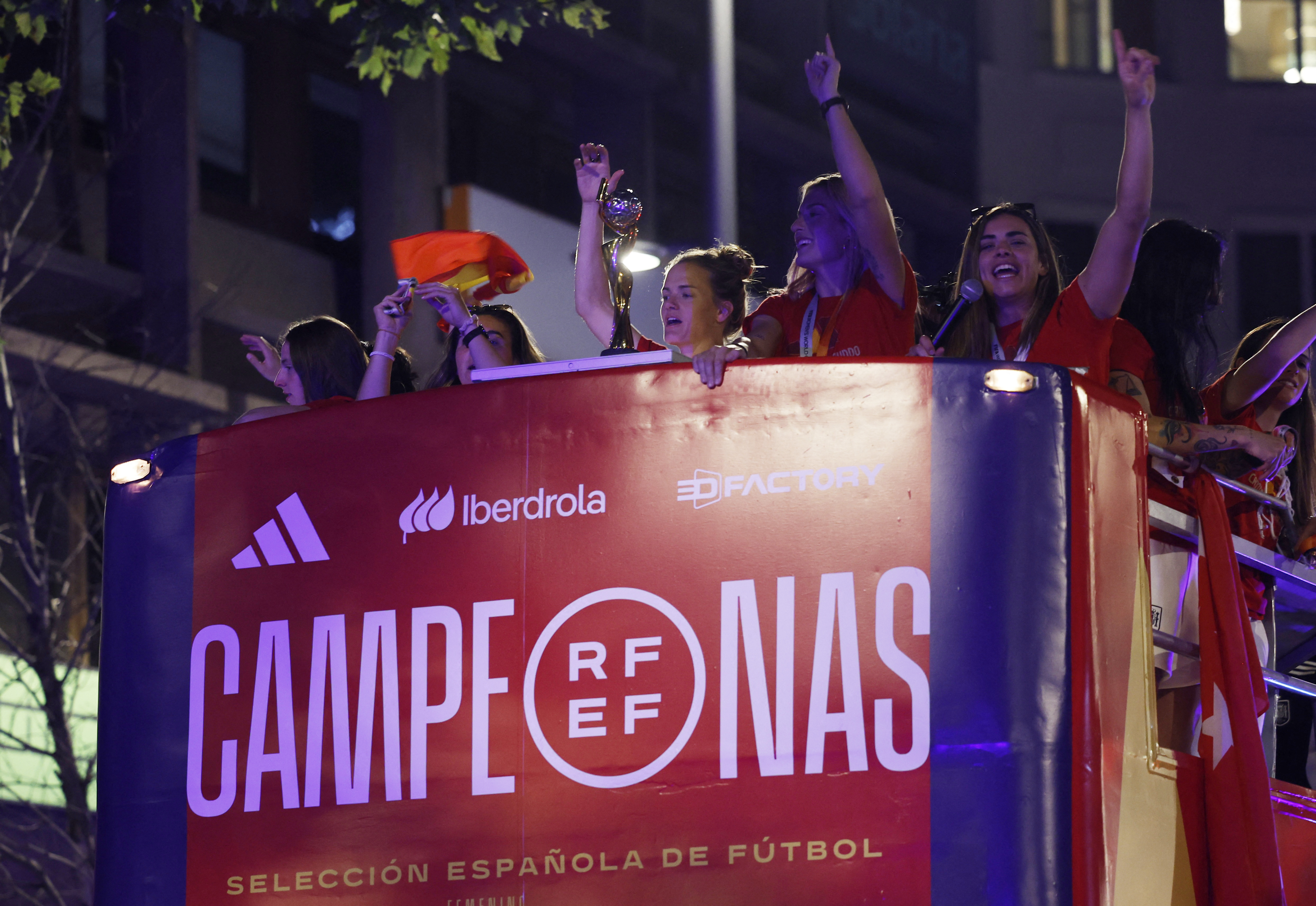 Spain's World Cup winning women's team were greeted by 20,000 fans in Madrid after returning home from their heroics in Sydney. /Juan Medina/Reuters