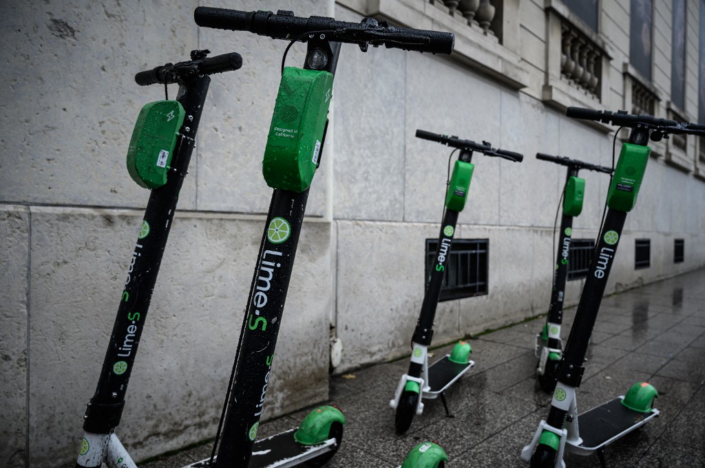 Electric scooters have been be banned from September 1. /Philippe Lopez/AFP